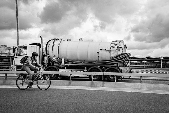 270621streetbw_16